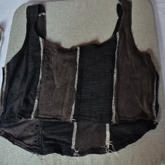 POL Tank Tops, One White One Black Size M - Picture 5 of 6